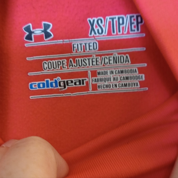 Under Armour cold gear long sleeve size xs hot pink color - Picture 4 of 4